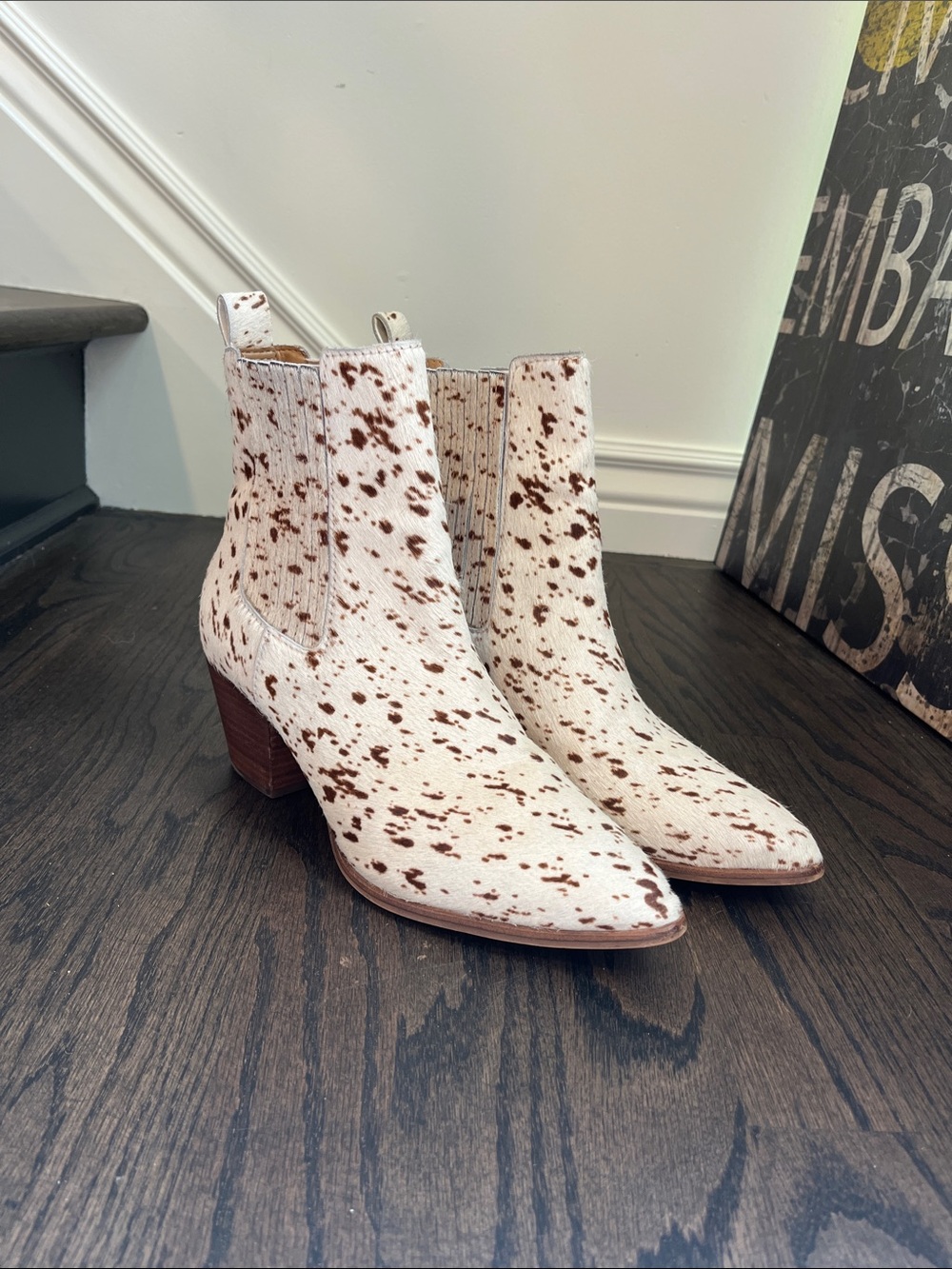 🧋 Lucky Brand Radah Blanche Cowhide Hair On Hide Western Ankle Boots 9.5 - Picture 2 of 9